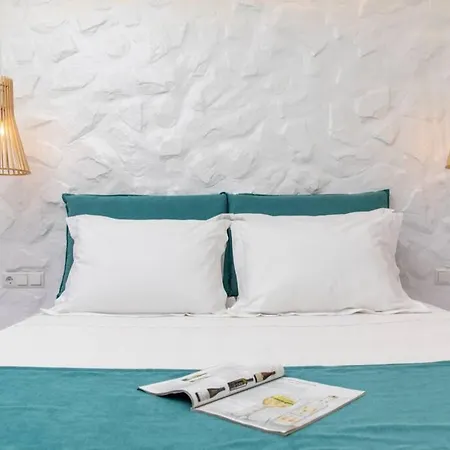 Arktos Luxury * Naxos City