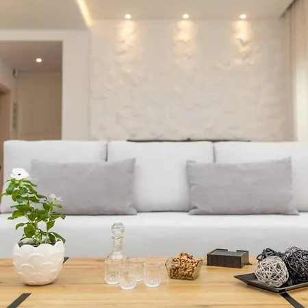 Arktos Luxury *