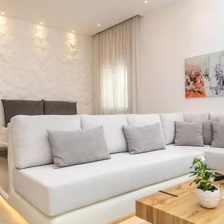 Arktos Luxury Apartment