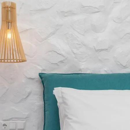 Arktos Luxury