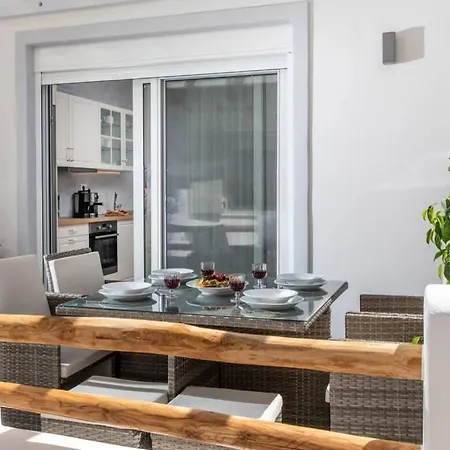 Arktos Luxury Naxos City